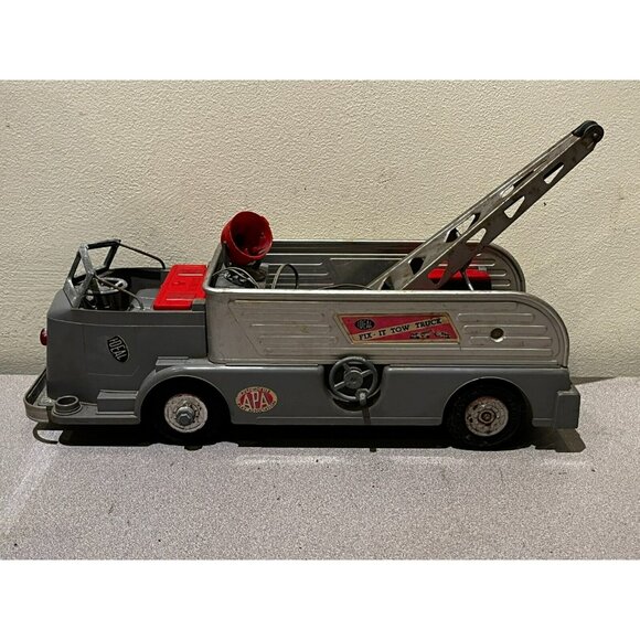Vintage 1950s 17” Ideal Toy Co Fix It Tow Truck Toy Missing Parts
